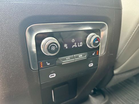 Used 2022 GMC Yukon SLT w/ SLT Premium Package RWD image 20
