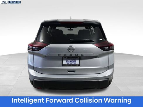 Used 2025 Nissan Rogue SV FWD image 4
