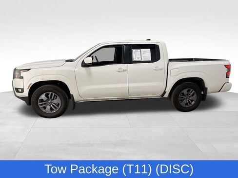 Used 2025 Nissan Frontier SV w/ SV Convenience Package image 2