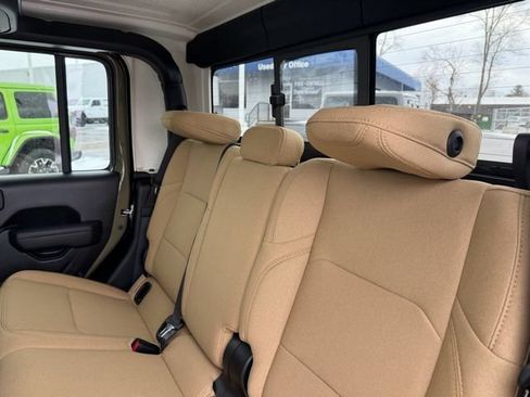 New 2026 Jeep Gladiator Willys AWD/4WD image 9