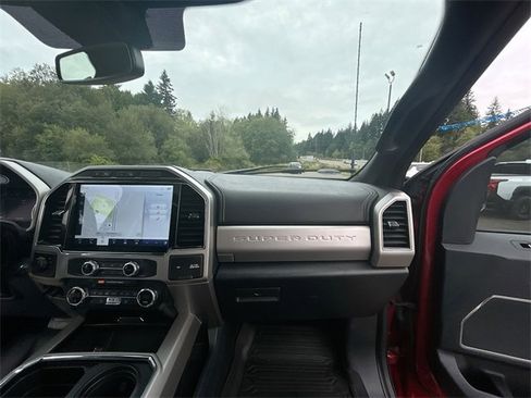 Used 2022 Ford F250 Lariat w/ Black Appearance Package image 29