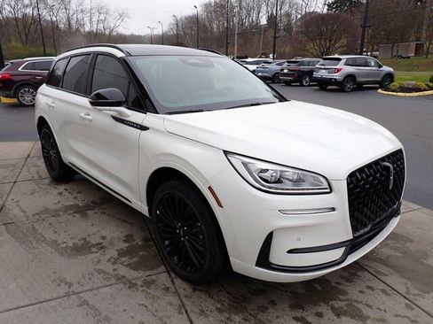 New 2026 Lincoln Corsair Reserve image 8