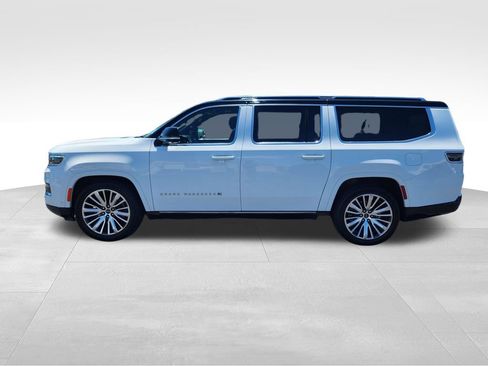 Used 2024 Jeep Grand Wagoneer L Series III AWD/4WD image 4