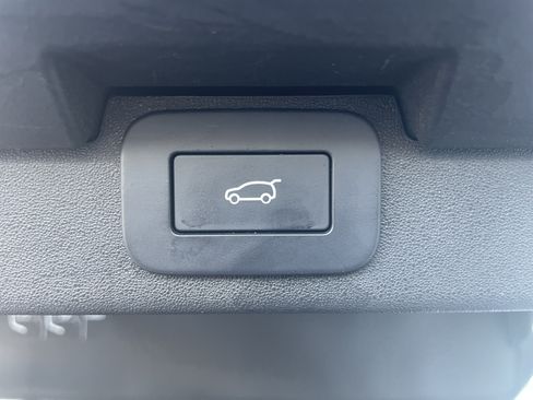 Certified 2025 Land Rover Discovery Dynamic SE AWD/4WD image 41