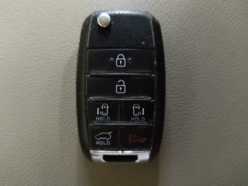 Used 2021 Kia Sedona LX FWD image 32