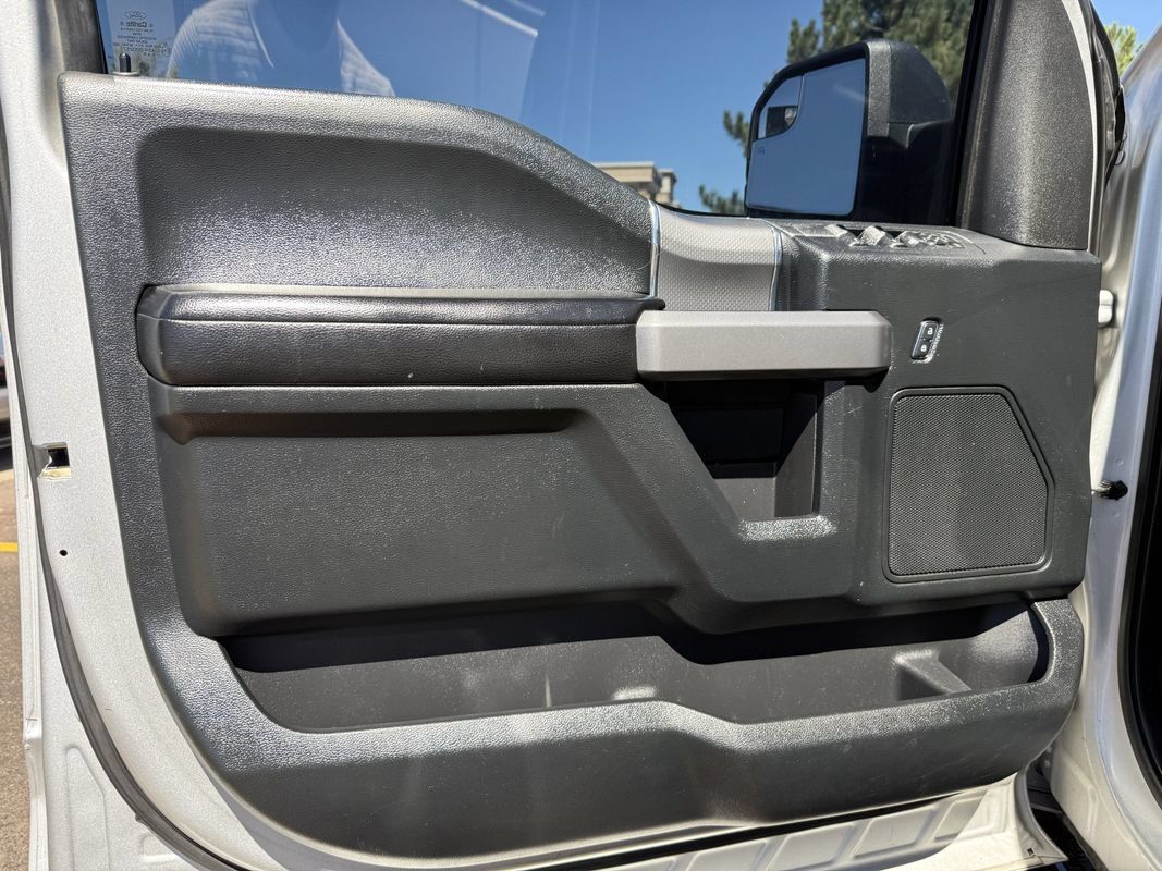 Used 2015 Ford F150 XLT w/ Equipment Group 302A Luxury AWD/4WD image 15