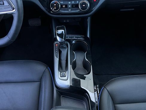 Used 2025 Buick Envista Sport Touring image 13