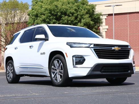 Used 2023 Chevrolet Traverse High Country AWD/4WD image 1