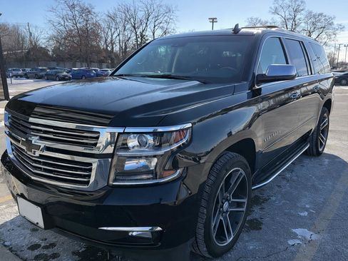 Used 2017 Chevrolet Suburban Premier image 11