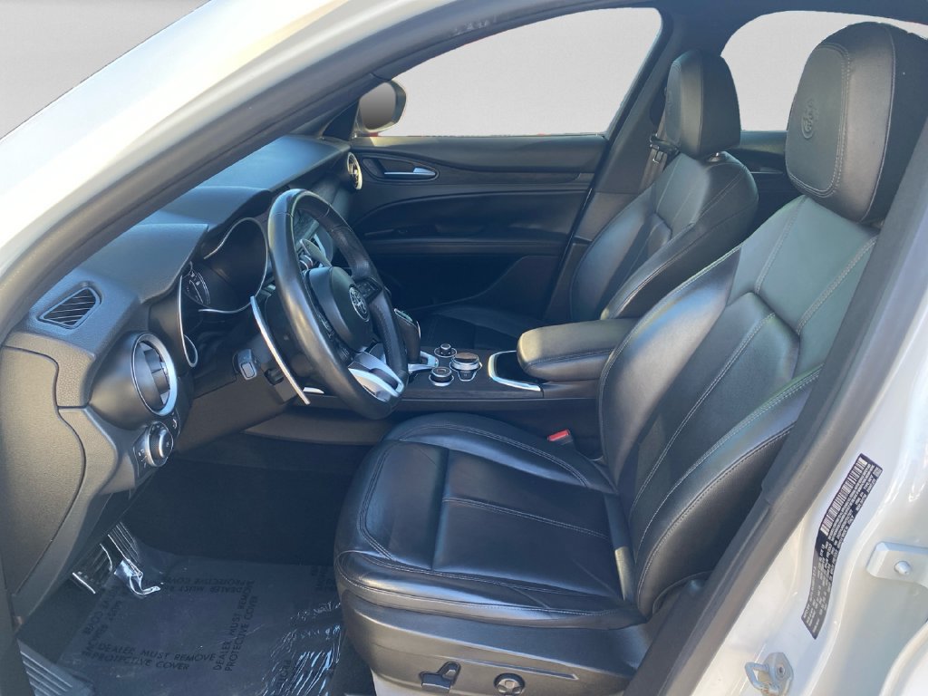 Used 2022 Alfa Romeo Stelvio Sprint RWD image 21