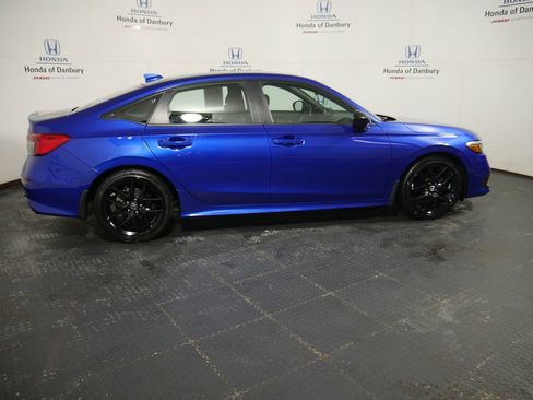 Used 2023 Honda Civic Sport image 4