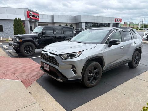 Used 2019 Toyota RAV4 XSE AWD/4WD image 3