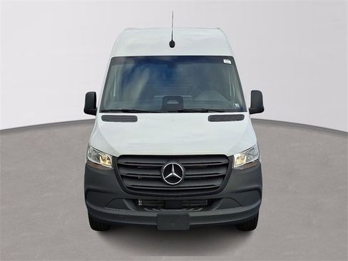 Used 2025 Mercedes-Benz Sprinter 2500 image 2