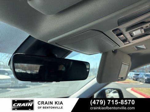 Used 2022 Toyota Highlander XLE image 28