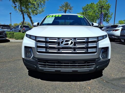 Certified 2025 Hyundai Santa Cruz SE image 2