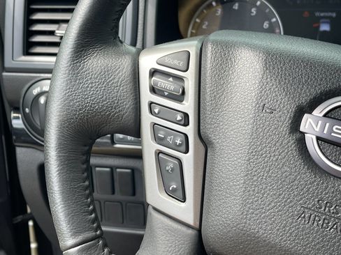 Used 2023 Nissan Titan SV w/ SV Convenience Package RWD image 25