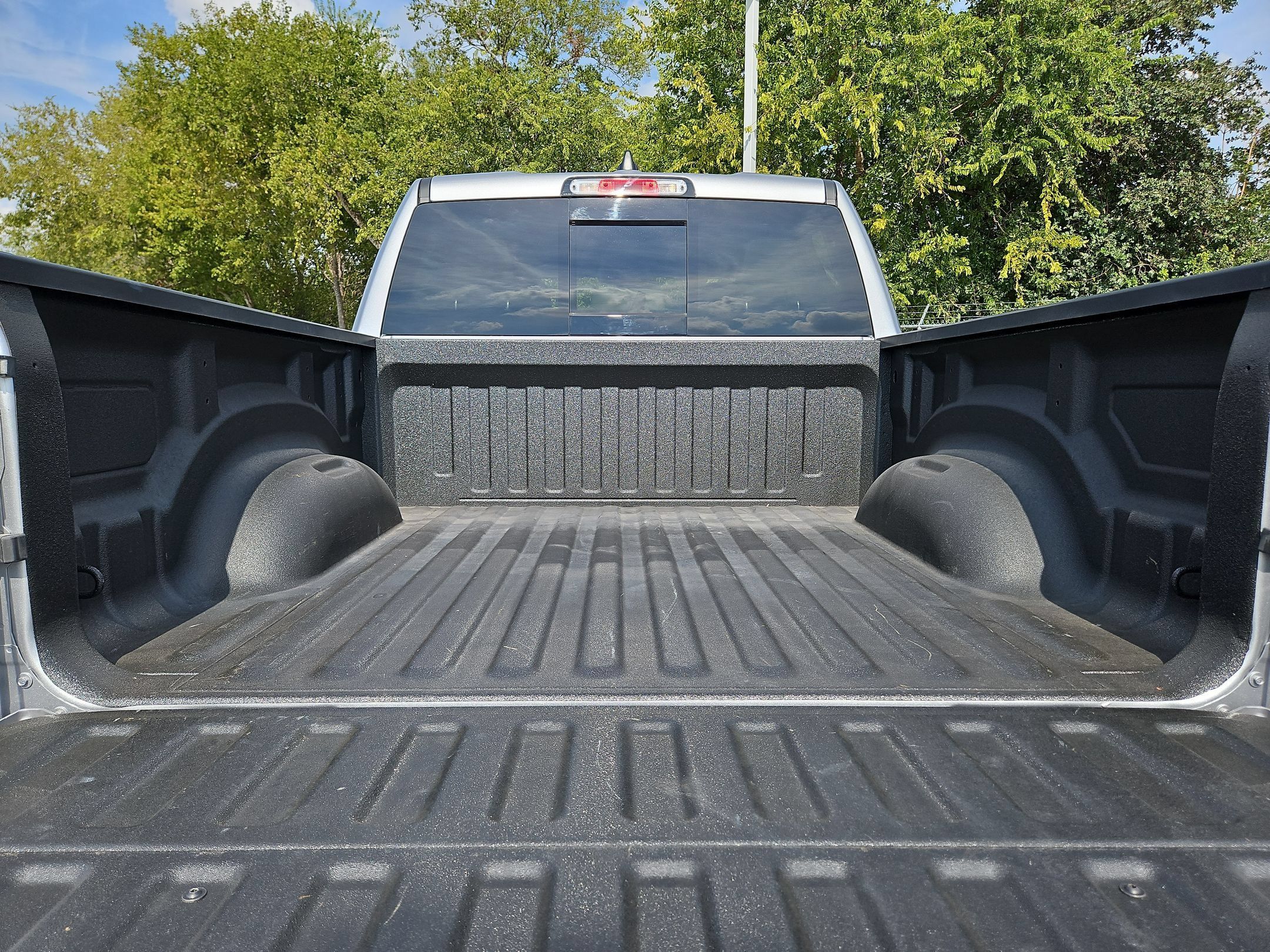 Used 2025 RAM 1500 Laramie w/ Laramie Southwest Edition AWD/4WD image 24