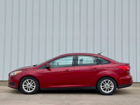Used 2016 Ford Focus SE FWD image 3