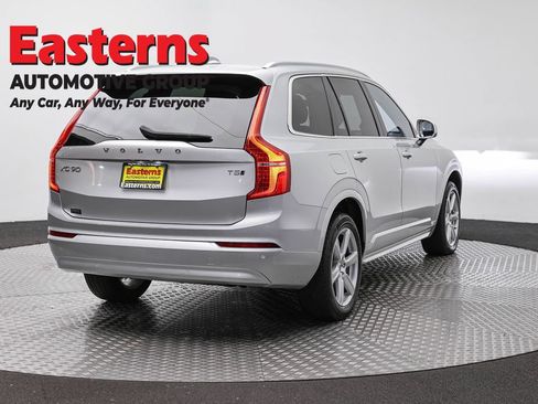 Used 2022 Volvo XC90 T5 Momentum AWD/4WD image 5
