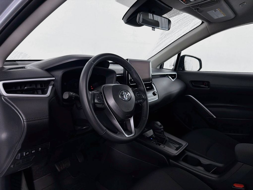 Used 2026 Toyota Corolla Cross LE FWD image 14