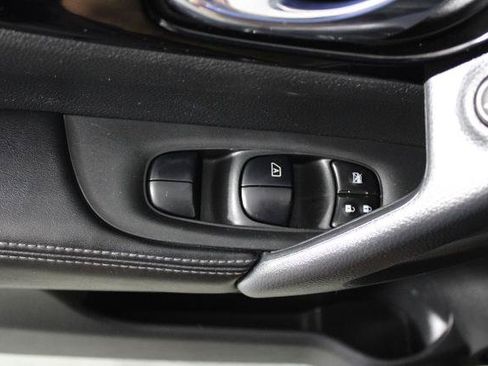Certified 2020 Nissan Rogue Sport SV FWD image 23