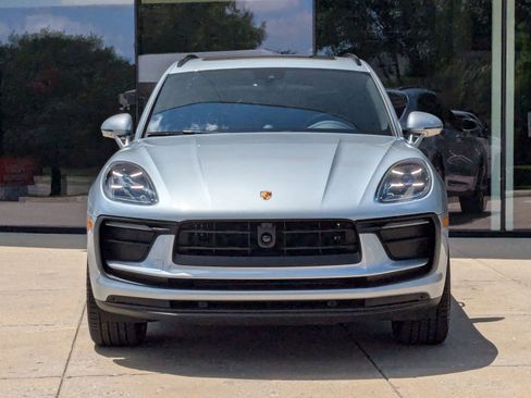 Certified 2025 Porsche Macan AWD/4WD image 6