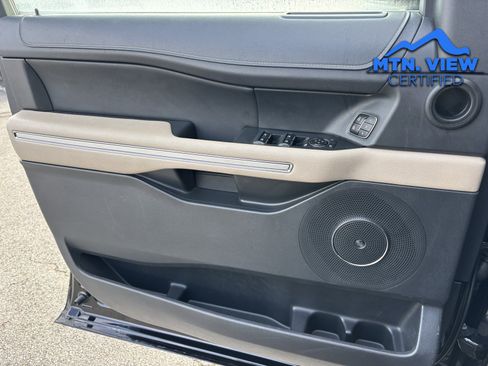 Used 2023 Ford Expedition Max Limited image 16