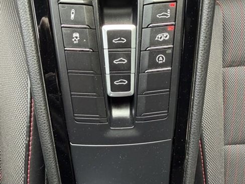 Used 2019 Porsche 911 Carrera T RWD image 40