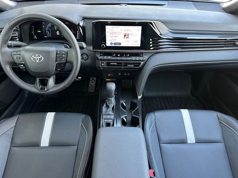 Used 2026 Toyota Camry SE image 17