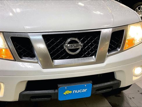 Used 2018 Nissan Frontier PRO-4X image 32