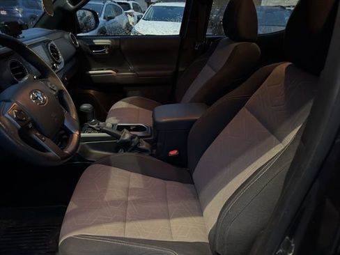 Used 2023 Toyota Tacoma TRD Off-Road w/ Technology Package image 9