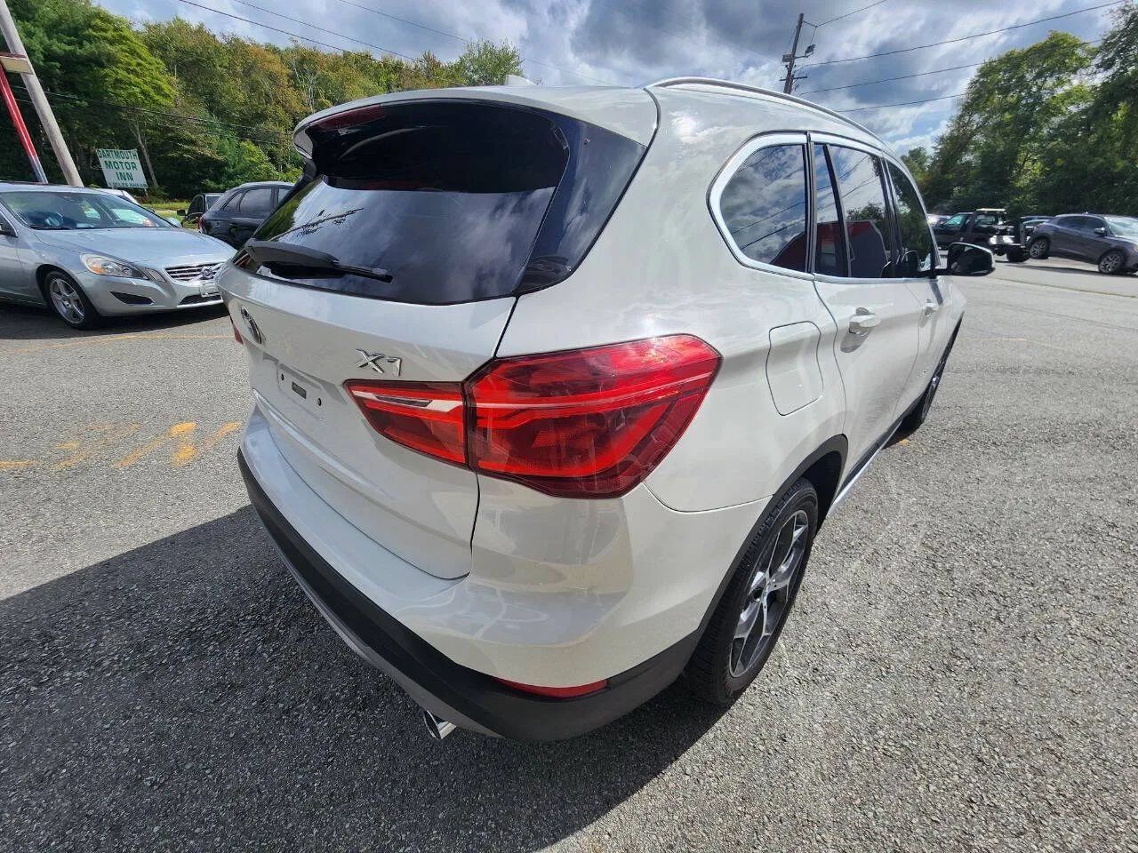 Used 2018 BMW X1 xDrive28i AWD/4WD image 5