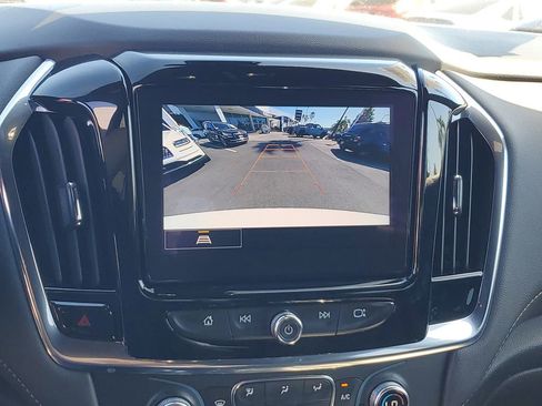 Used 2023 Chevrolet Traverse LT image 30