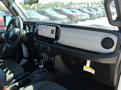 Used 2025 Jeep Wrangler Sport image 12