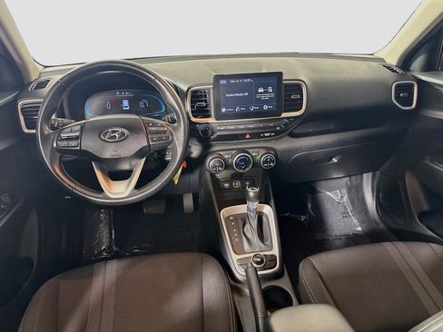 Used 2023 Hyundai Venue SEL FWD image 17