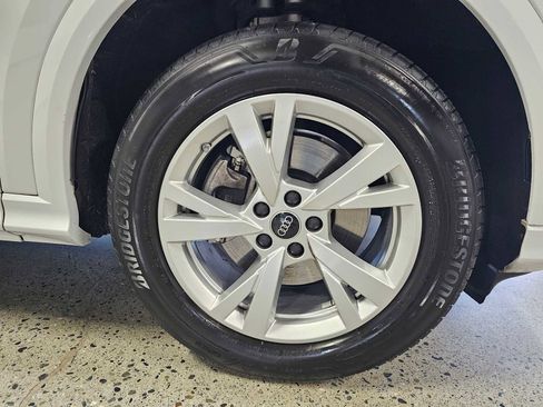 Certified 2025 Audi Q5 Premium image 9