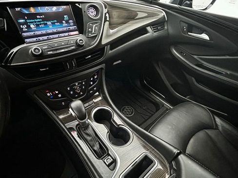 Used 2020 Buick Envision Premium image 32