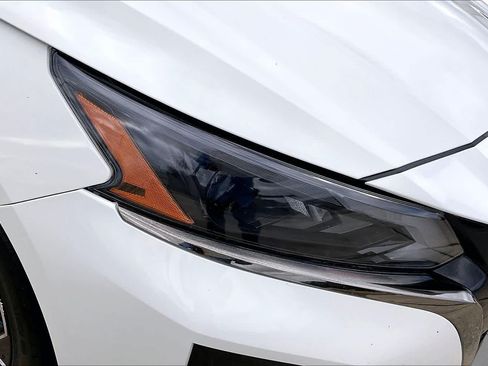 Used 2025 Nissan Altima 2.5 SR FWD image 28