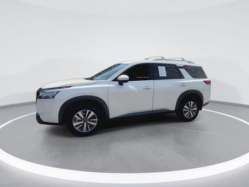 Used 2023 Nissan Pathfinder SL w/ Lighting Package (N92) FWD image 6