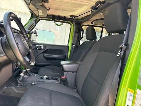 Used 2019 Jeep Wrangler Unlimited Sport S AWD/4WD image 2