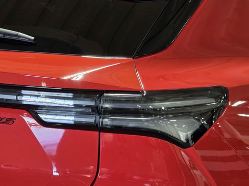 Used 2025 Chevrolet Equinox EV RS w/ Convenience Package II image 18