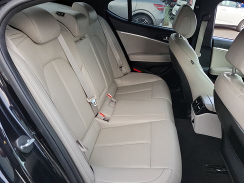 Certified 2023 Genesis G70 2.0T AWD/4WD image 24