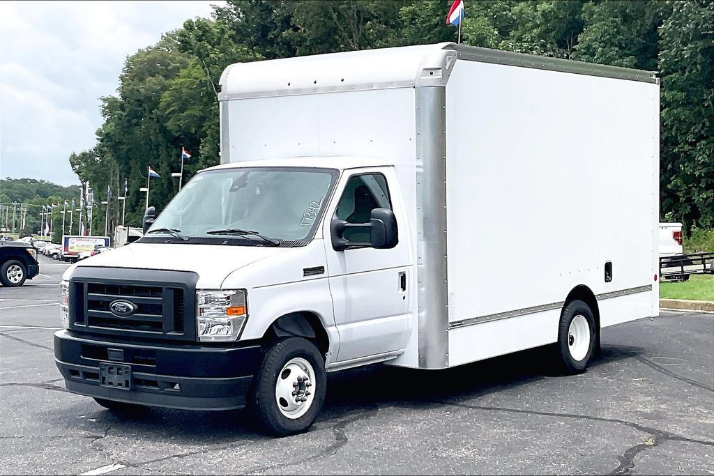 New 2024 Ford E-450 and Econoline 450 Super Duty w/ Driver's Safety Package RWD image 2