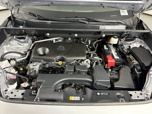 Used 2022 Toyota RAV4 LE w/ Carpet Mat Package (TMS) FWD image 39