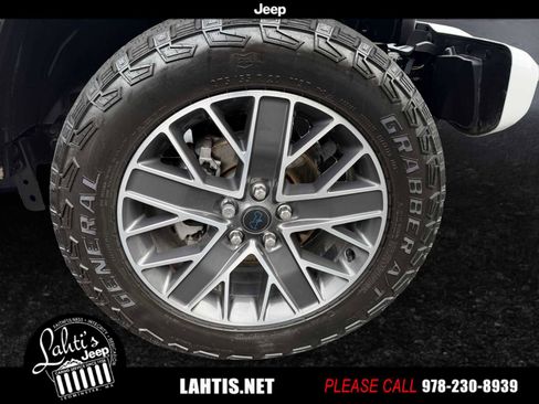 Used 2024 Jeep Wrangler High Altitude image 24