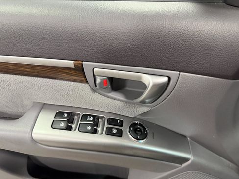 Used 2012 Hyundai Santa Fe SE image 7