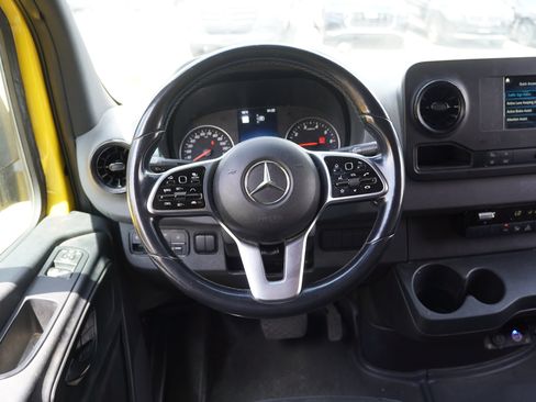 Used 2021 Mercedes-Benz Sprinter 2500 w/ Acoustic Package image 21