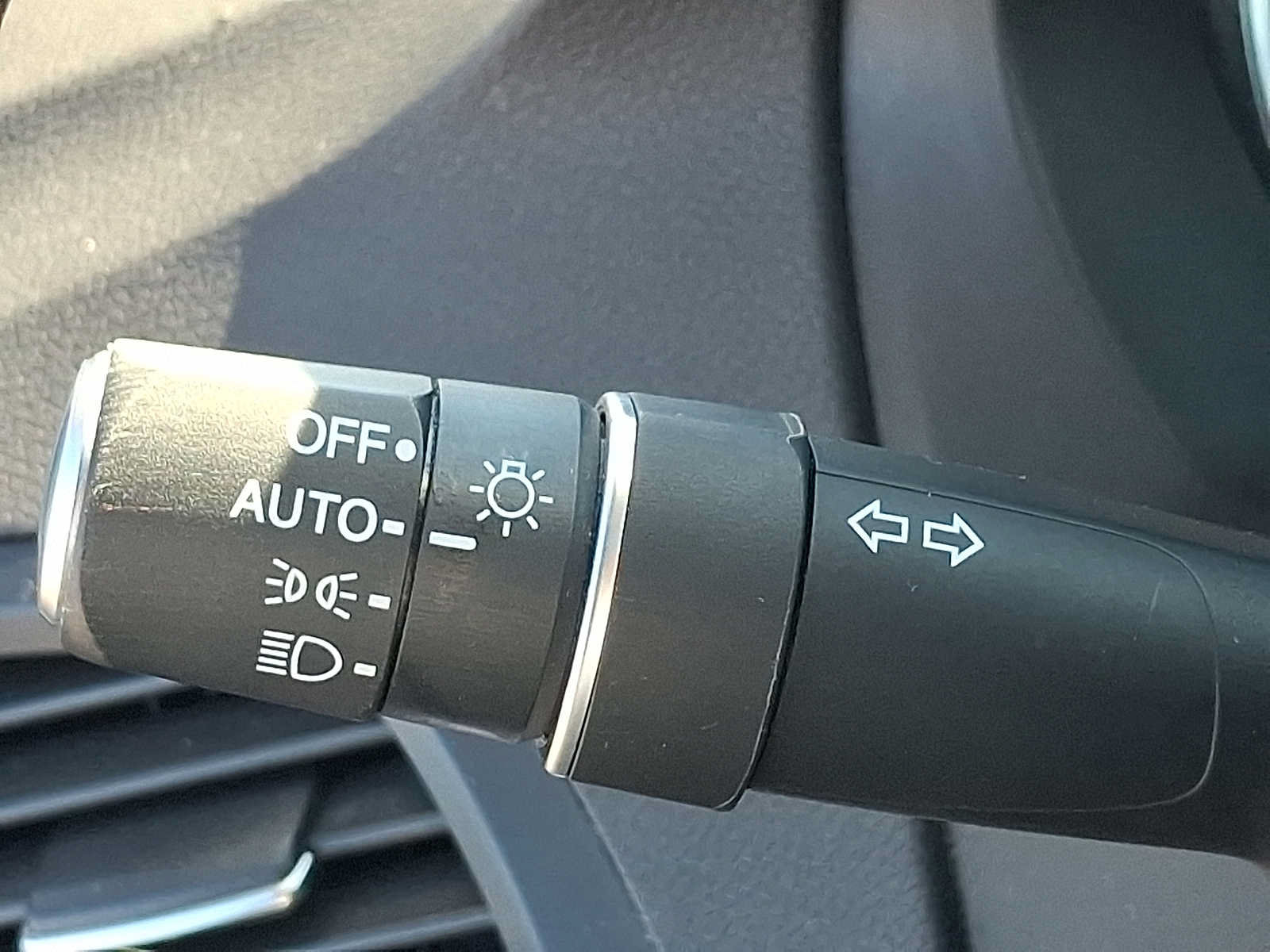 Used 2019 Acura MDX w/ Technology Package AWD/4WD image 26