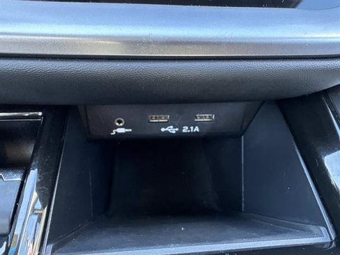 Used 2022 Subaru Outback Premium image 17