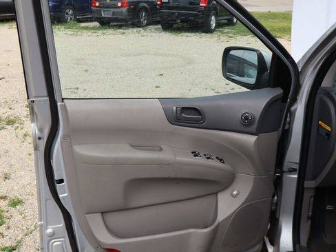 Used 2009 Kia Sedona LX w/ PWR Pkg image 32